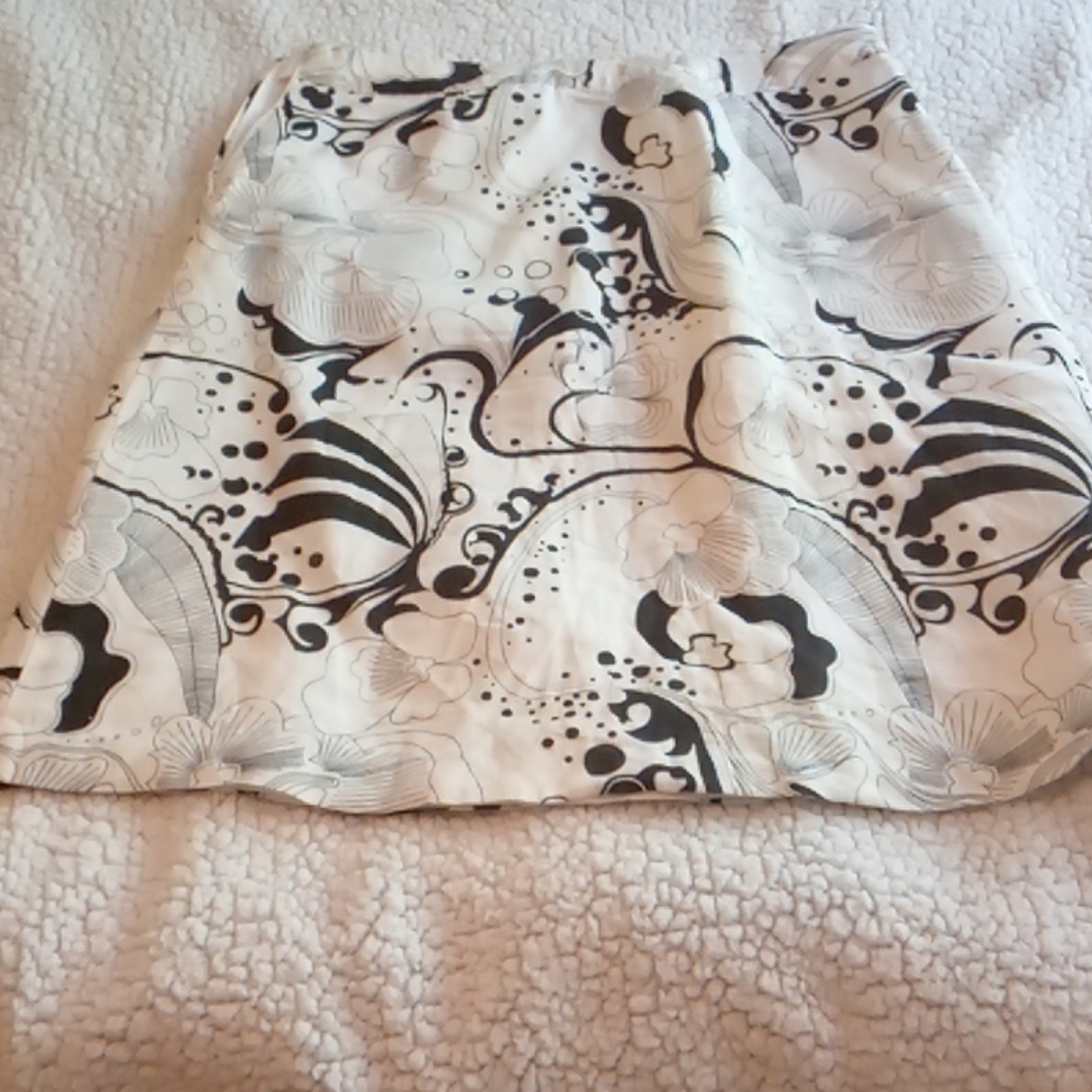 H&M Black and white linen skirt